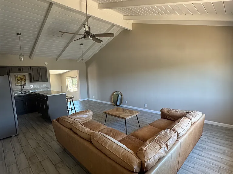 1047 Sycamore Ave #A — Photo 22