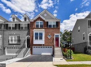 6200 Royal Crest Ln, Alexandria, VA 22310