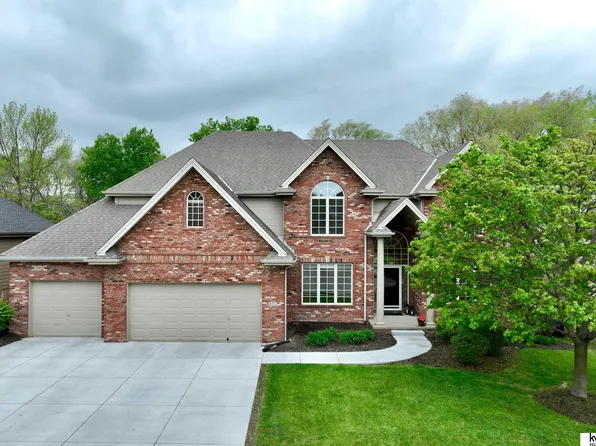 802 S 182nd St, Elkhorn, NE 68022