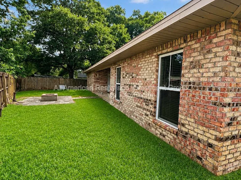 598 Emerald Ln — Photo 33