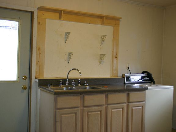 4th image of 12 Central Main St