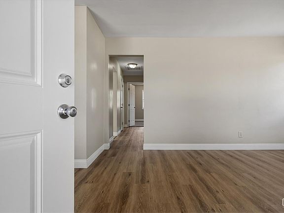 4th image of 1813 Esther Dr
