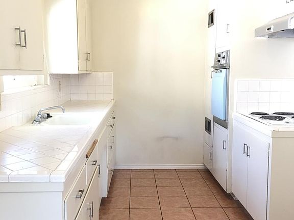 4th image of 514 N Santa Anita Ave APT D