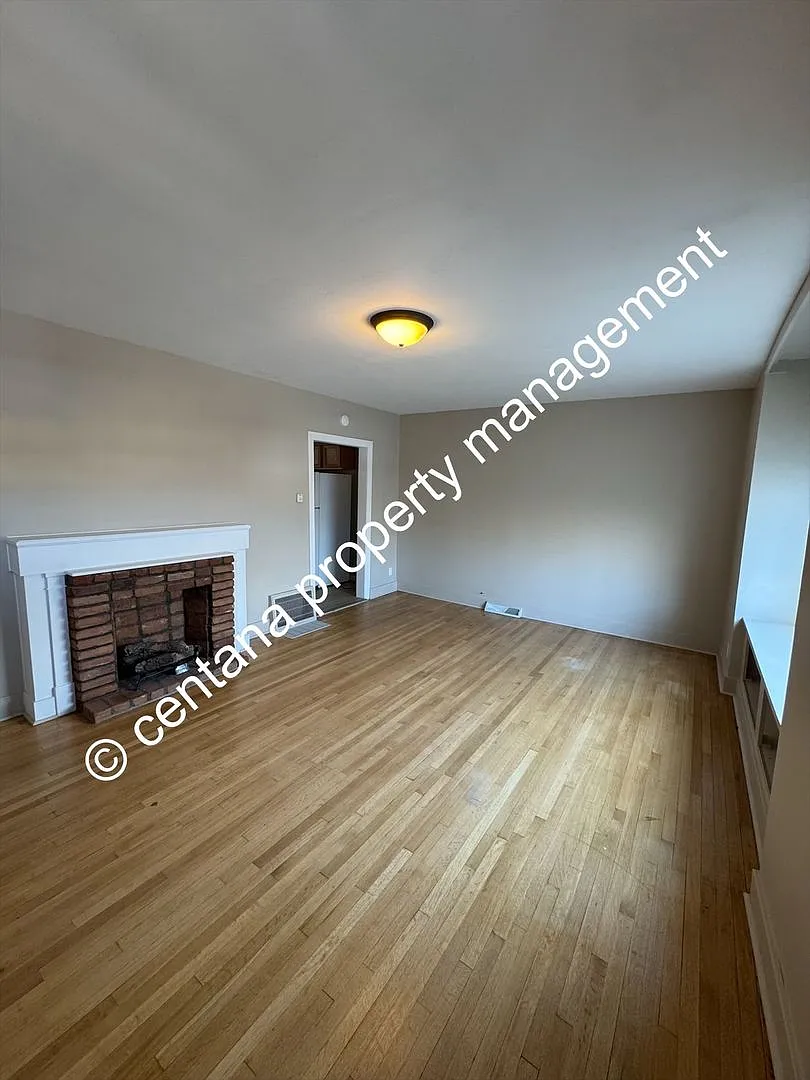 Remodeled 2 Bedroom in the Heart of Anaconda — Photo 2