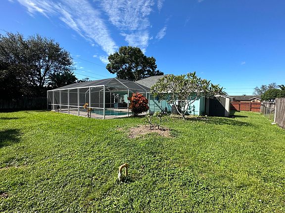 4th image of 1183 SW Edinburgh Drive
