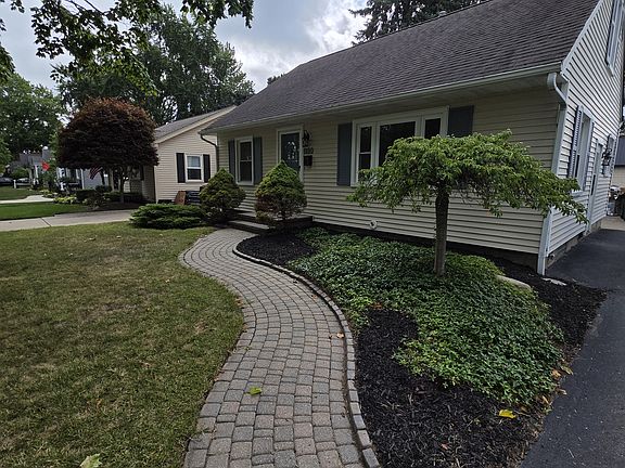 2nd image of 163 Croswell St