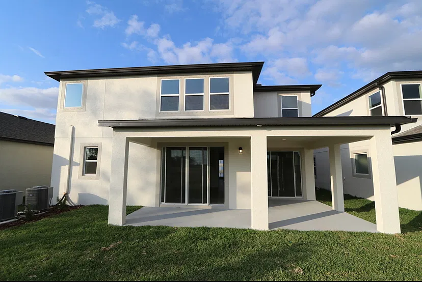5 bed, 3786 sqft, $3,999 — Photo 2