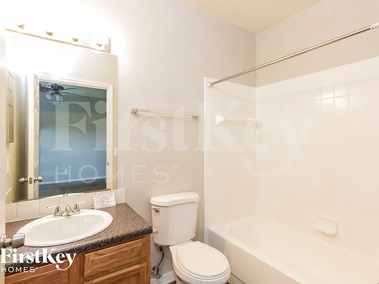 3422 Renault Cir — Photo 16