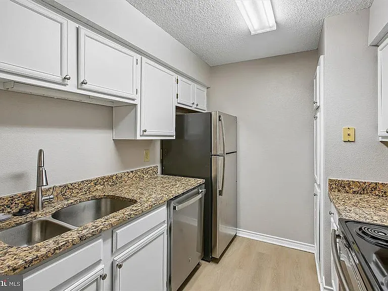 1530 Lincoln Way #203 — Photo 11