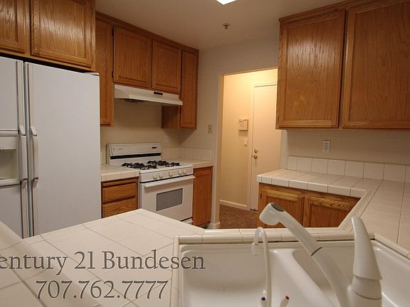 4th image of 1724 Zinfandel Dr