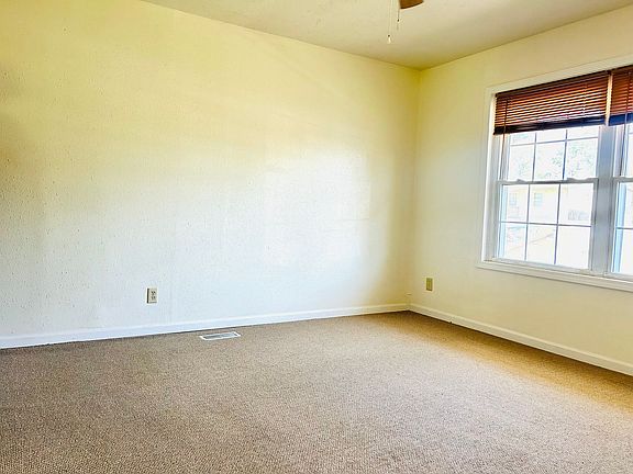 4th image of 1205 W 21st St