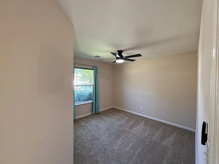 4024 Eastport Dr — Photo 35
