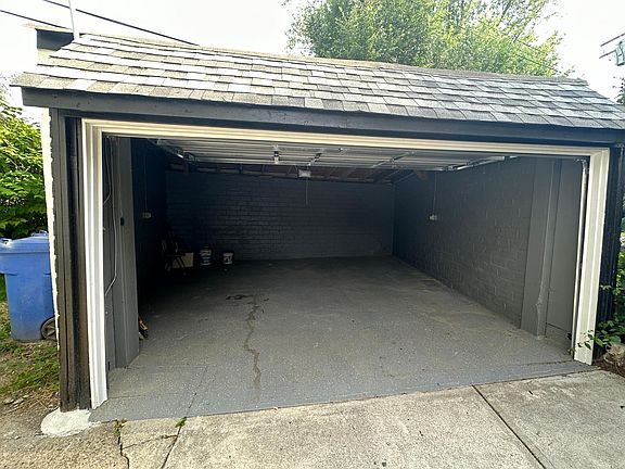 5th image of 9607 Clifton Blvd #2