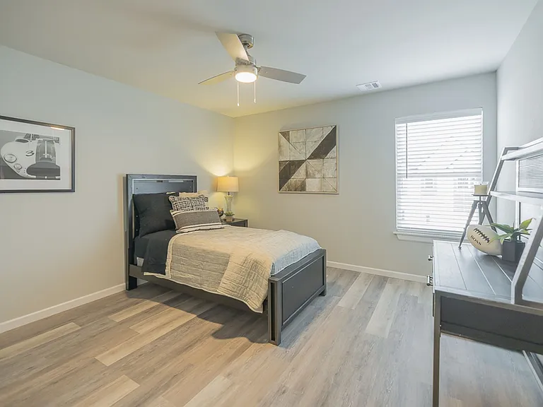 Oak Hill Townhomes: Now Offering First Month FREE! — Photo 11