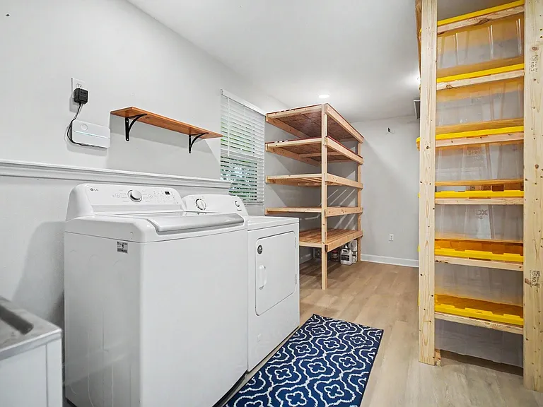 9323 Meadowbriar Ln — Photo 32