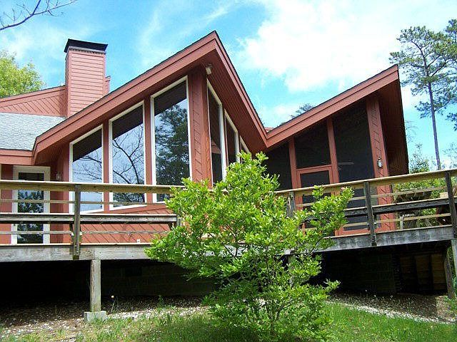2nd image of 498 Doggett Ln