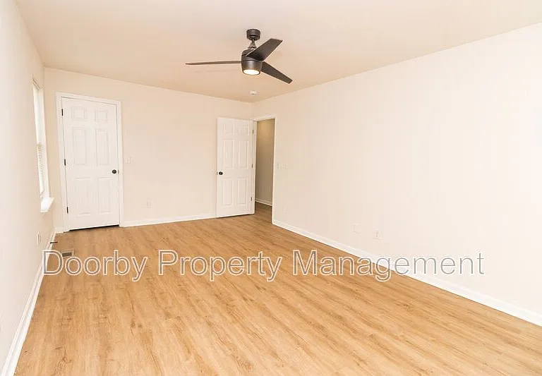 2310 Cushman St — Photo 10