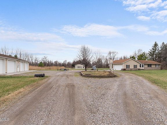 4th image of 1610 Berkey Rd