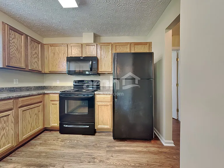 1117 Long Meadow Dr — Photo 4
