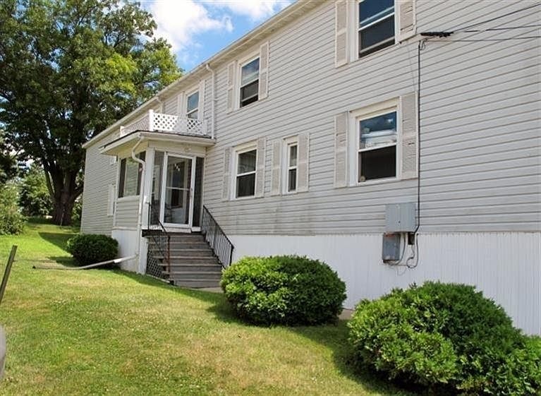 1st image of 555 Garfield Ave
