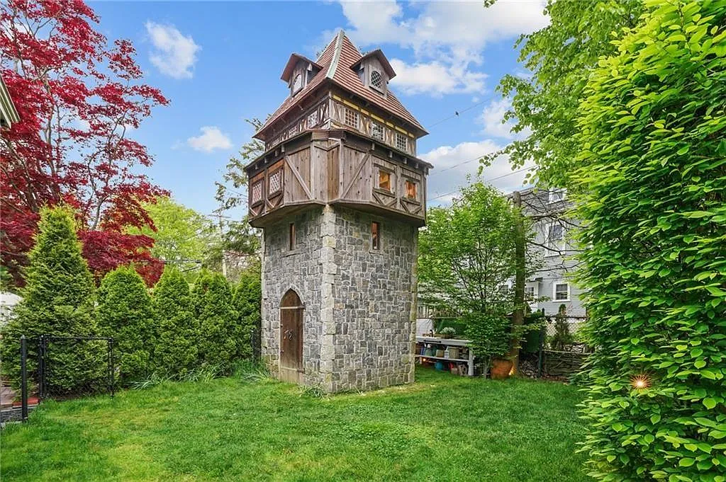 15 bed, 12.5 bath, 9115 sqft, $85,000 — Photo 2