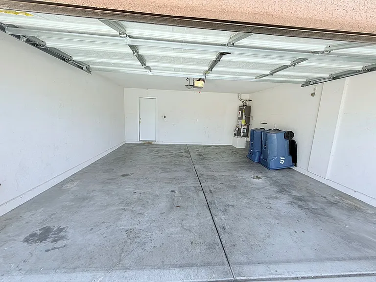 2817 King Michael Ave — Photo 17