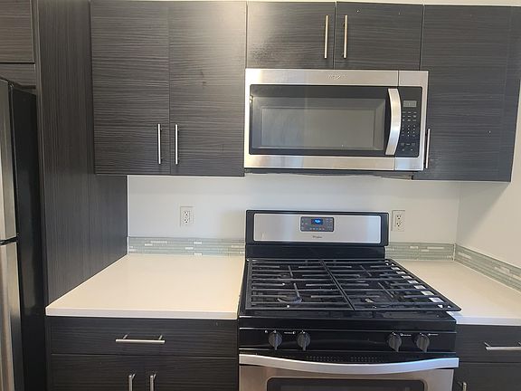 3rd image of 5711 Washington St Unit 305