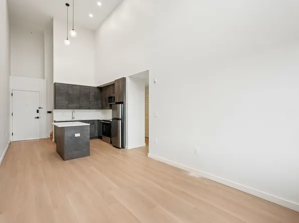 1 Mallory Avenue image 6 of 25