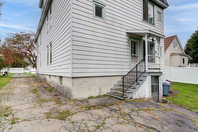 4th image of 58-60 S Mathias Avenue