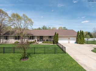 29W700 Waverly Ave, Warrenville, IL 60555