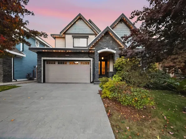 2258 Madrona Pl, Surrey, BC V4A 7Z4