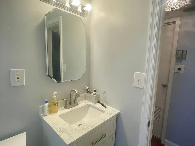 1031 Michigan Ave NE #101 — Photo 19