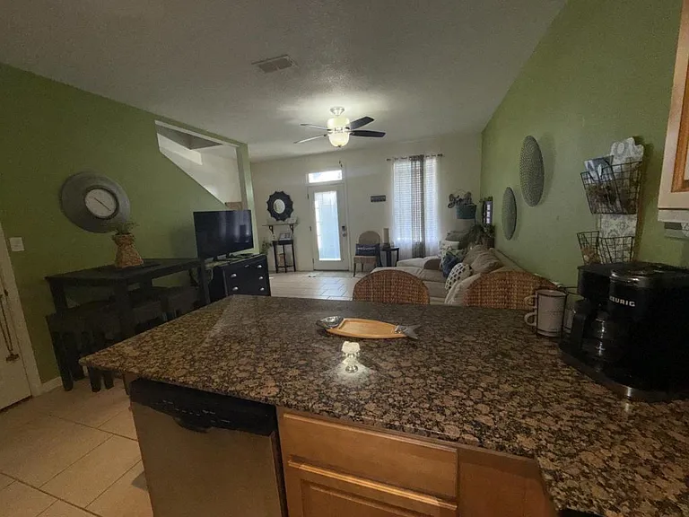 1131 Century Oaks Dr #C — Photo 7