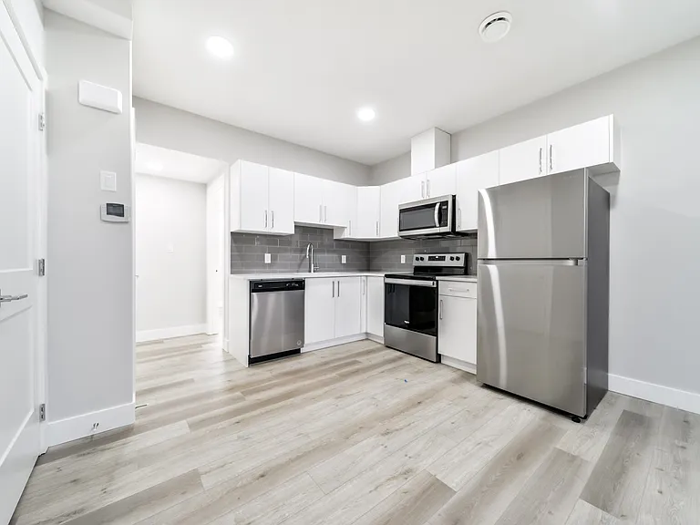 595 Black Stone Blvd #B — Photo 1