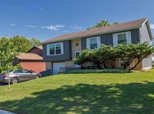 755 White Birch Ln, Lake Zurich, IL 60047