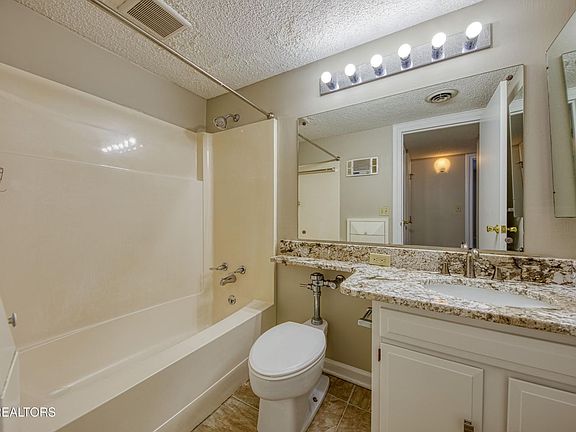 3rd image of 1211 Highland Ave #1