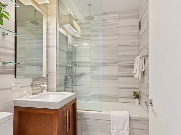 88 Greenwich Street 906 image 6 of 6