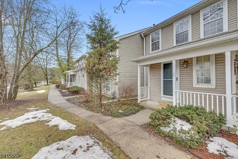 Building Photo - 28 Grosbeak Dr