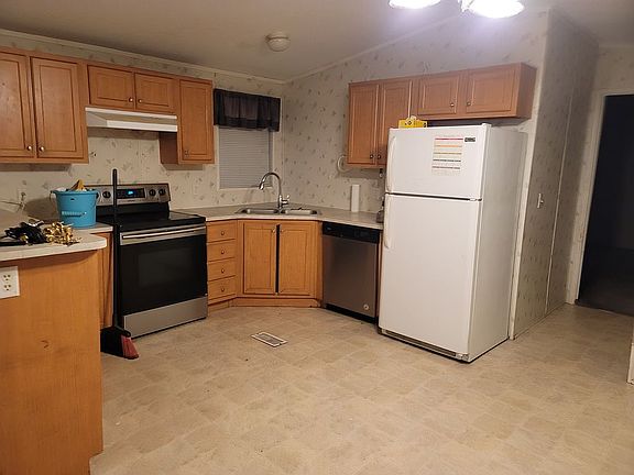 3rd image of 3330 Vista Way Ave