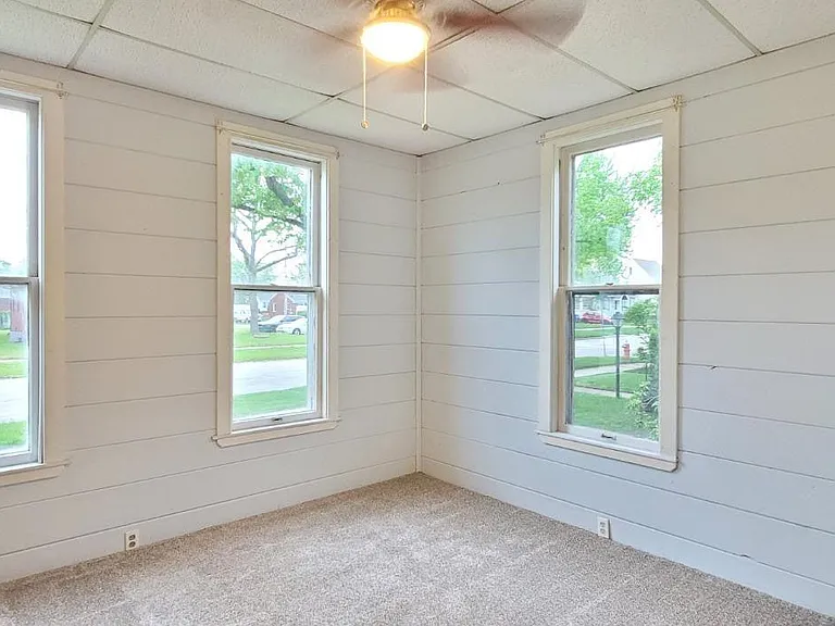 506 Dupage St — Photo 11