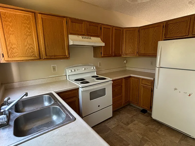 5735 Grapevine Dr — Photo 5