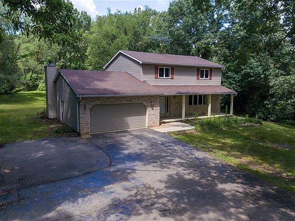 3rd image of 6045 Queen Oaks Dr