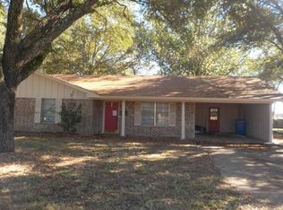 122 Charles St, Crockett, TX 75835