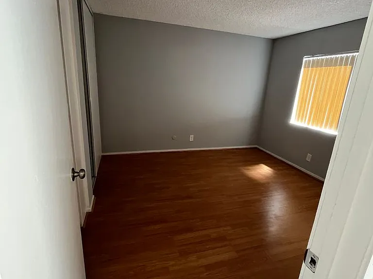400 S. Kingsley Drive — Photo 57