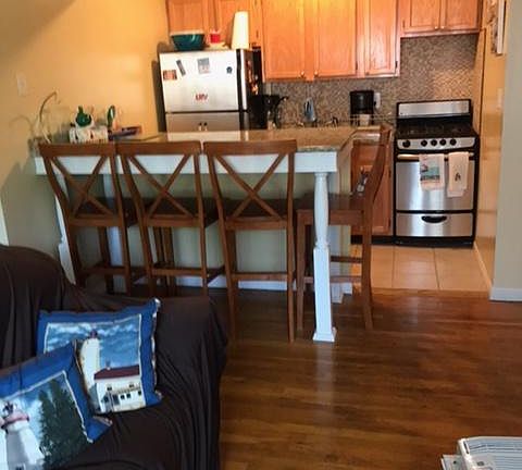 3rd image of 24 Bay Ter APT 2A
