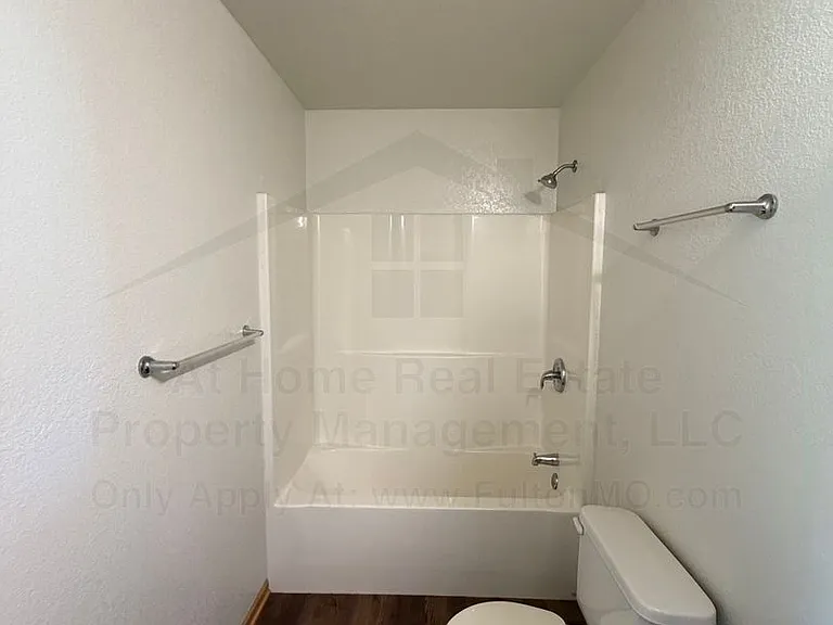 1902 Dunham Dr — Photo 25