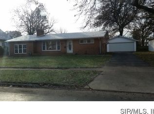 412 W Pearl St, Staunton, IL 62088