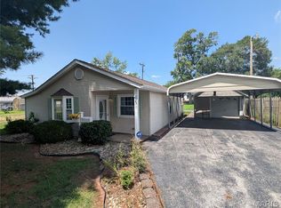 330 W Thomas St, Roxana, IL 62084