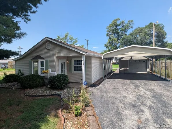 330 W Thomas St, Roxana, IL 62084