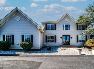 51 Suydam Rd, Somerset, NJ 08873